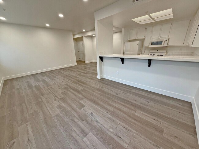 Building Photo - 4328 Mammoth Ave