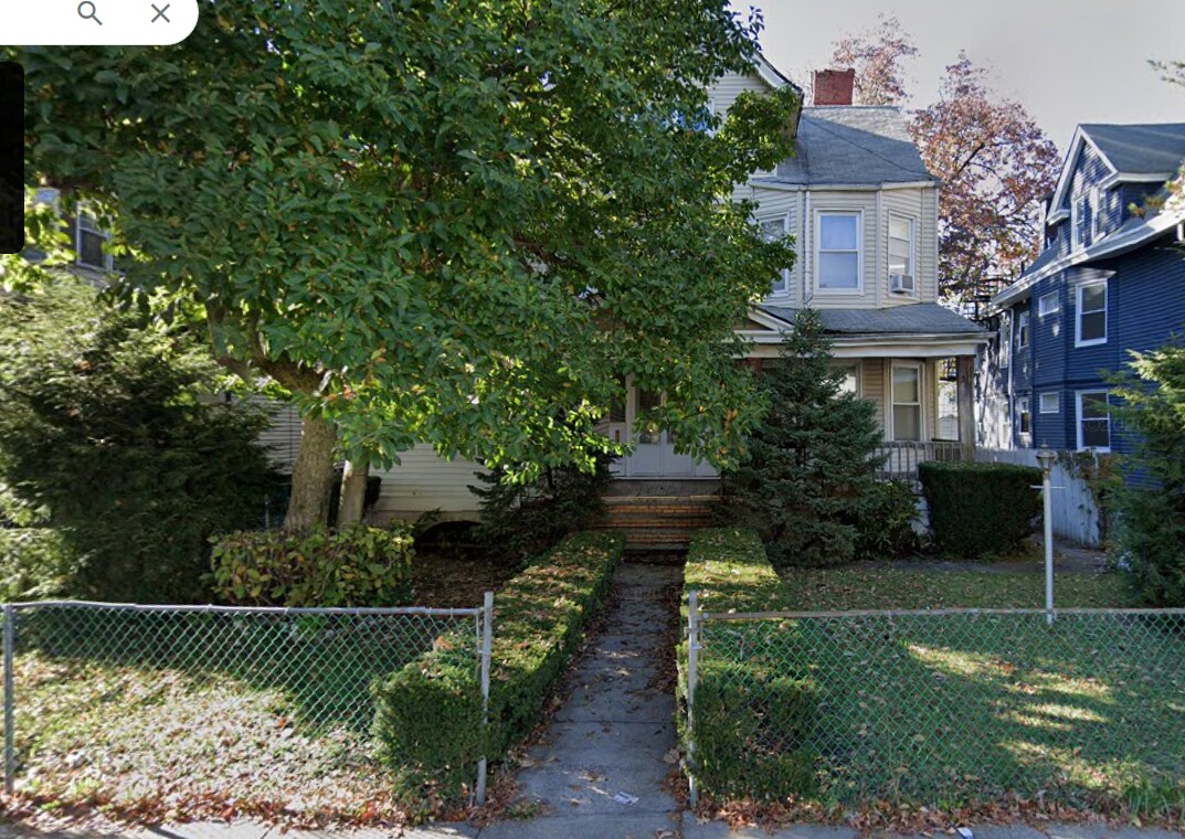 Building Photo - 373 N Grove St