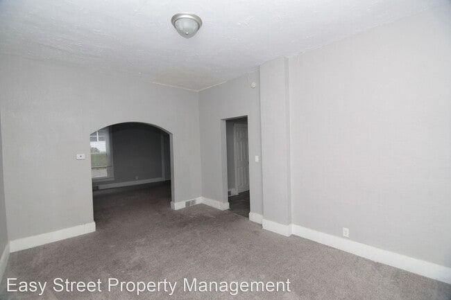Building Photo - 3 br, 1 bath House - 1015 Arlington Ct