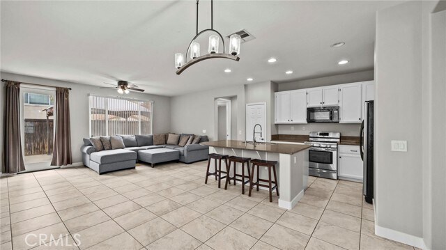 Foto del edificio - 16500 Badalona St