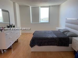 Foto del edificio - 300 Bayview Dr