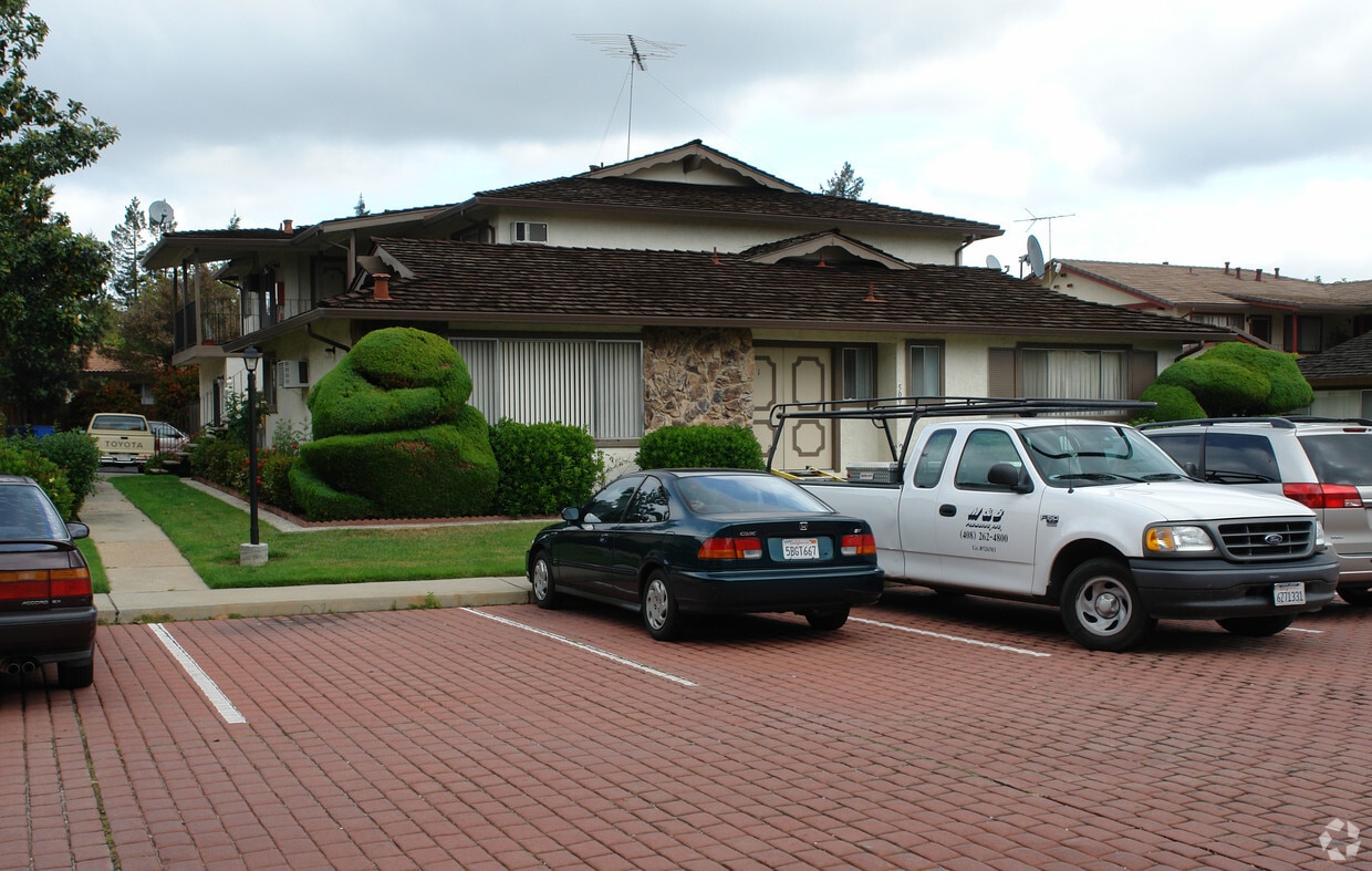 Primary Photo - 509 Granger Ter