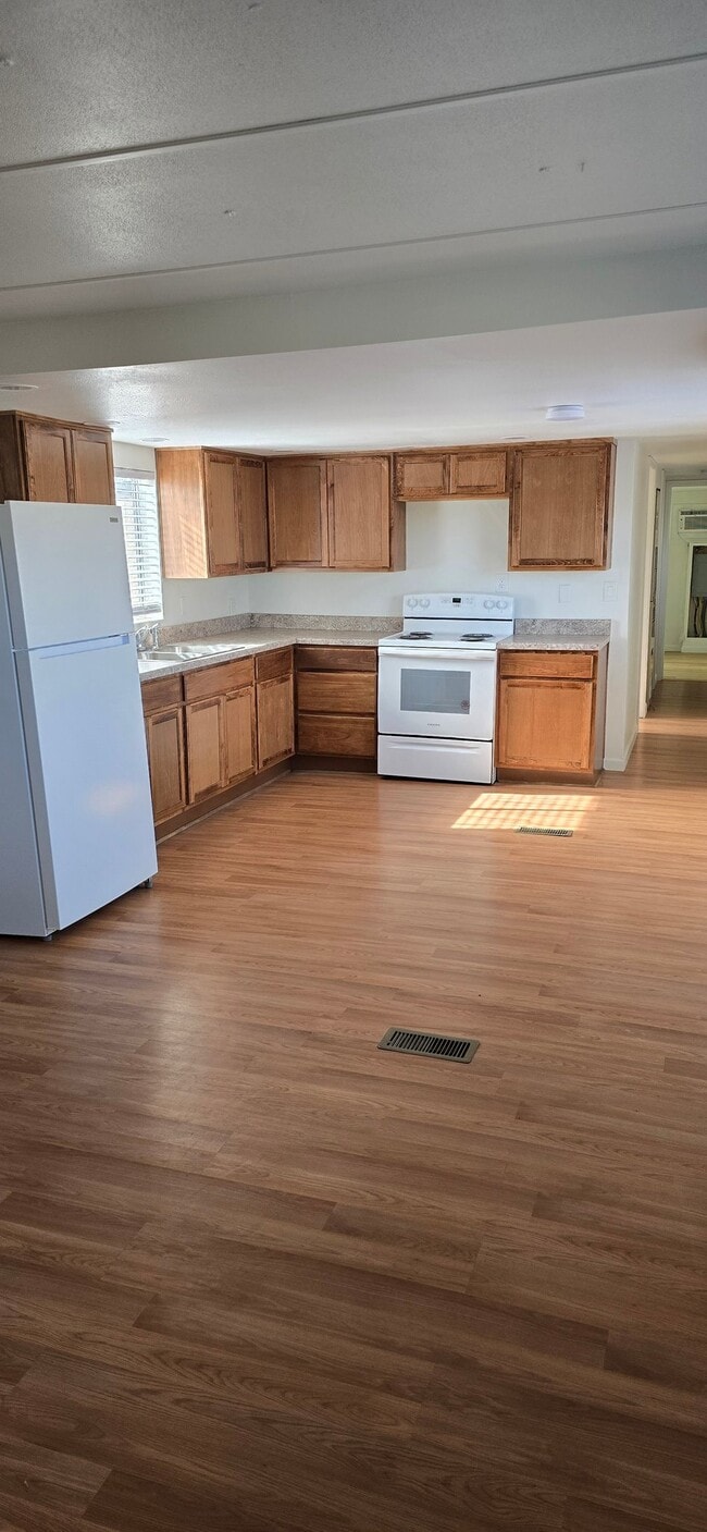 Building Photo - 684 W Cottontail Trail