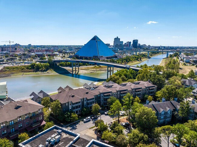 Foto del edificio - 680 Harbor Bend Rd