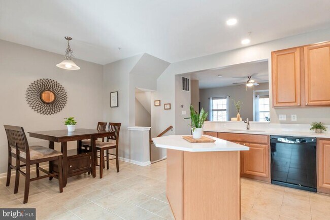 Foto del edificio - 7254 Mockingbird Cir