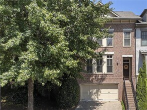Building Photo - 2103 W Village Xing