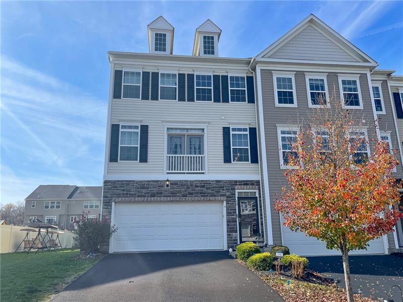 13 Roosevelt Dr, McKees Rocks, PA 15136 Townhome Rentals in McKees