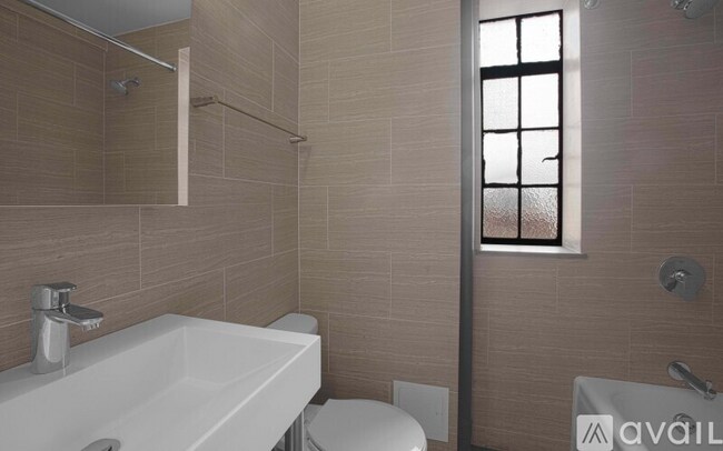 Building Photo - 433 W 21st St