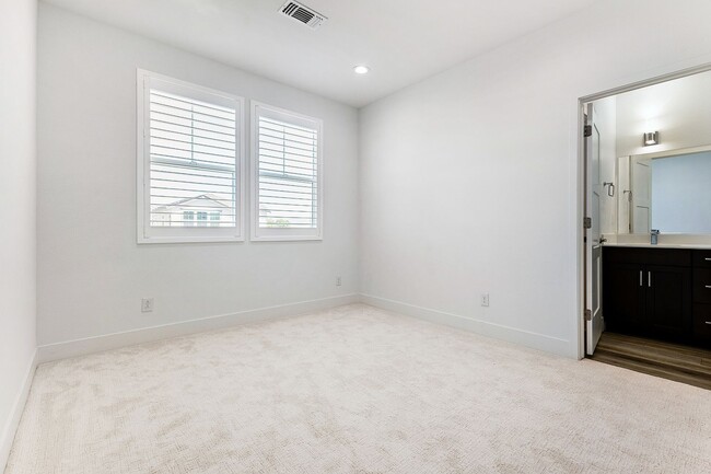 Building Photo - 2787 Bella Cir