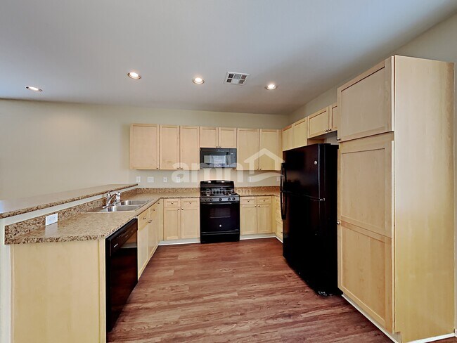 Building Photo - 10525 New London Ct