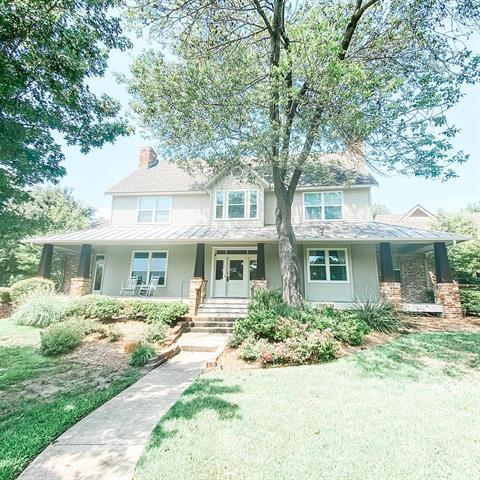 Foto del edificio - 581 Country Club Rd