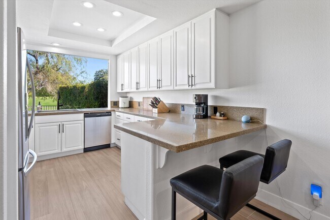 Foto del edificio - 38 Pine Valley Dr