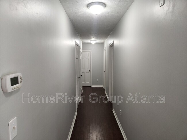 Foto del edificio - 3305 Wakefield Dr