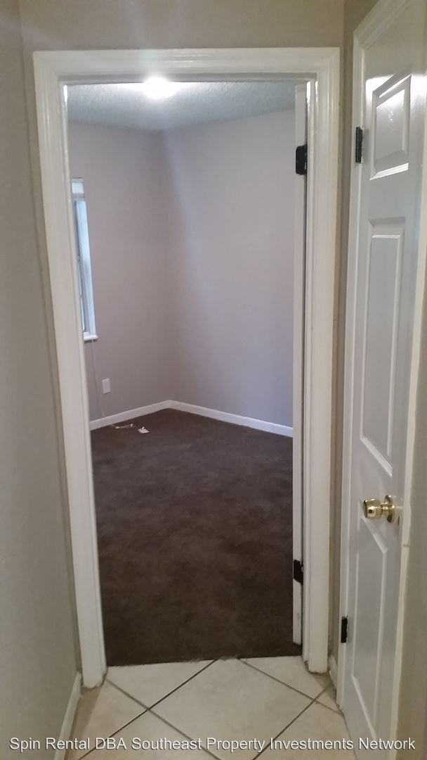 Foto del edificio - 1310 W Alsobrook St