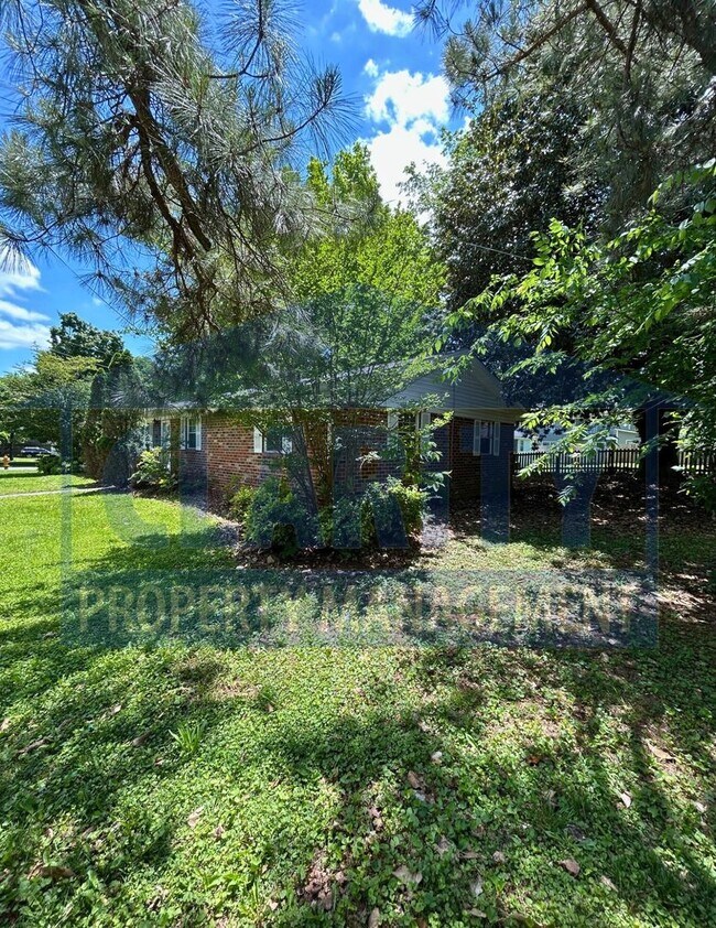 Foto del edificio - 3 bedroom ranch-style home in Downtown Cle...