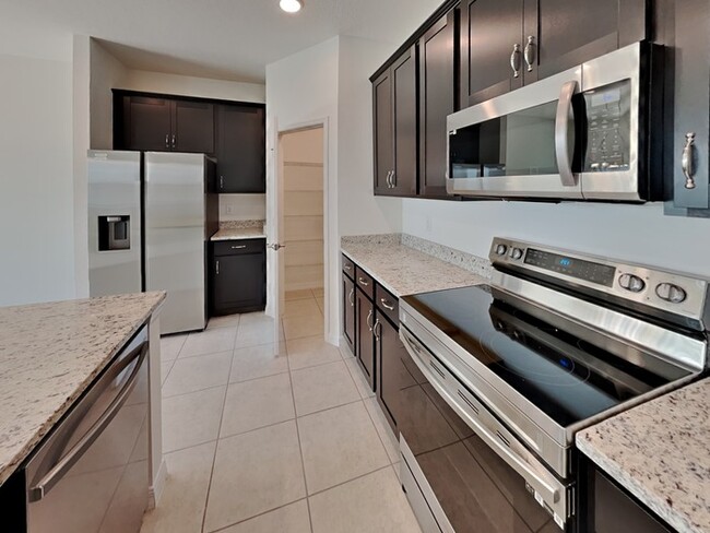 Building Photo - MOVE IN SPECIAL!!! Gorgeous 4/2.. Availabl...