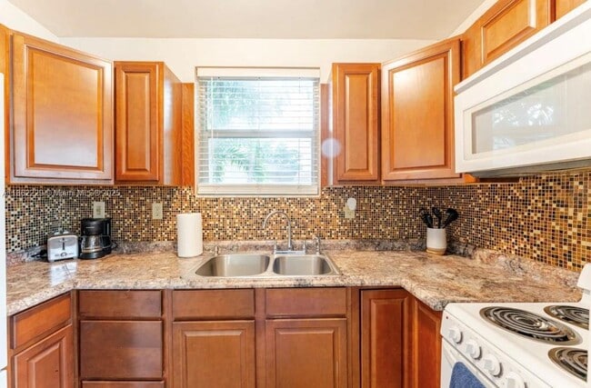 Foto del edificio - 370 NE 159th St