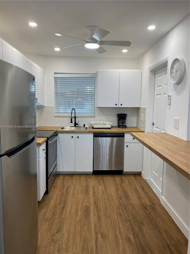 Foto del edificio - 581 Blue Heron Dr