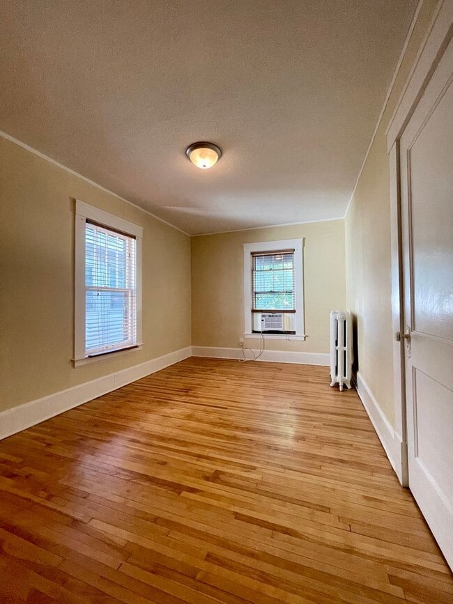 Building Photo - 3161 Park Ave