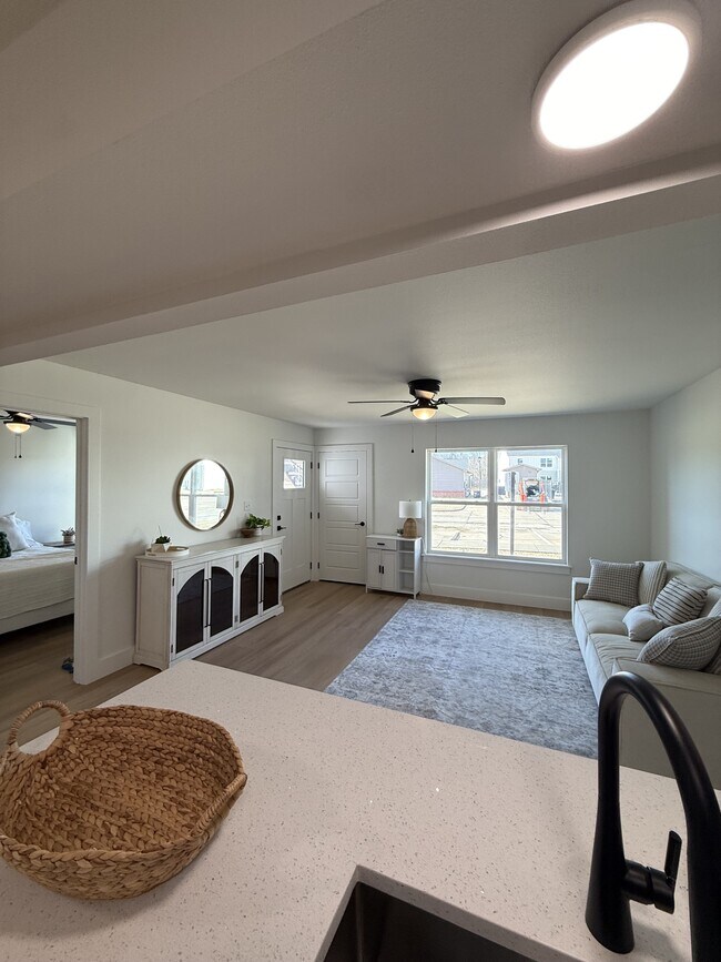 Building Photo - 1162 W Cato Springs Rd