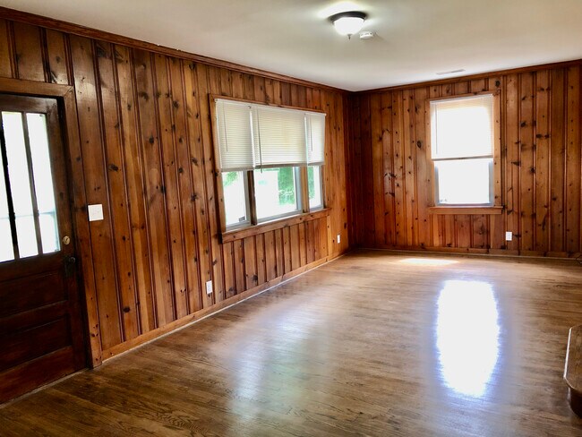 Folleto/volante de marketing - 2205 Mayflower Dr