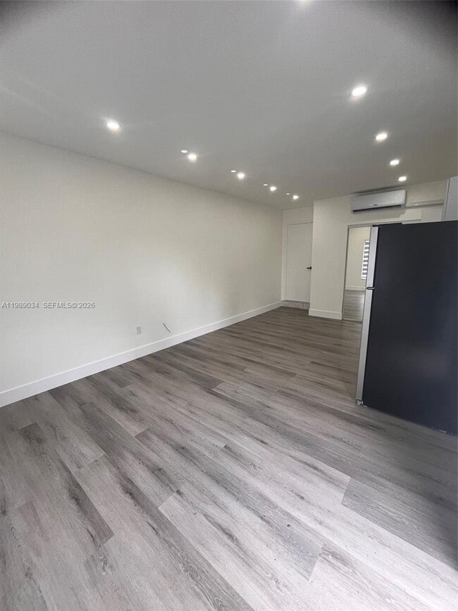 Foto del edificio - 19541 NW 57th Ct