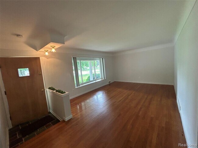 Foto del edificio - 129 Pleasant Lake Dr