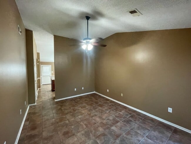 Photo - Immaculate home ready for you!!