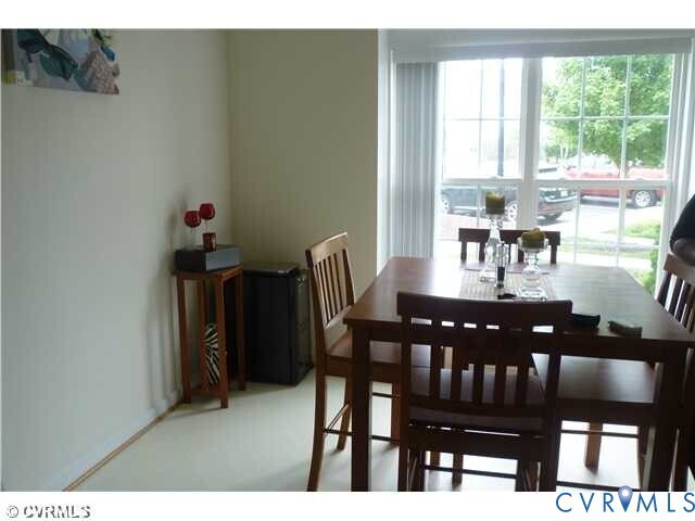 Foto del edificio - 8738 Springwater Dr