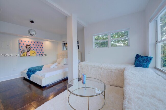 Foto del edificio - 524 NW 35th St