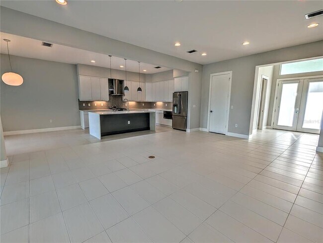 Foto del edificio - 7744 Sandhill Lake Dr