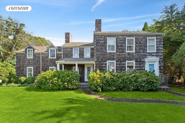 Building Photo - 20 Quogue St
