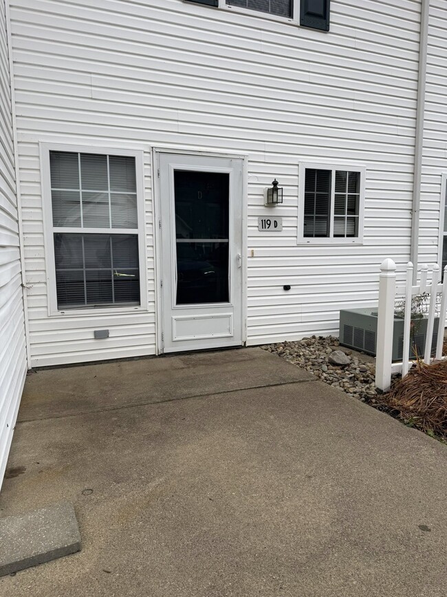 Building Photo - 119 Lucas Dr