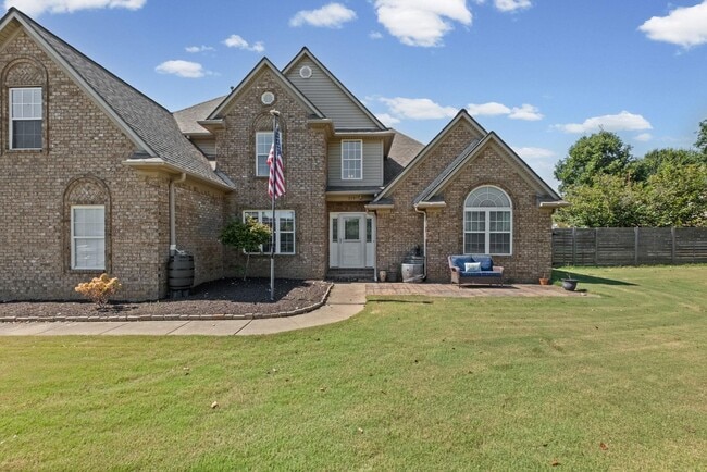 Building Photo - 713 Elizabeth Dr