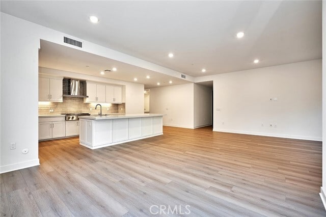 Building Photo - 3201 Rivington