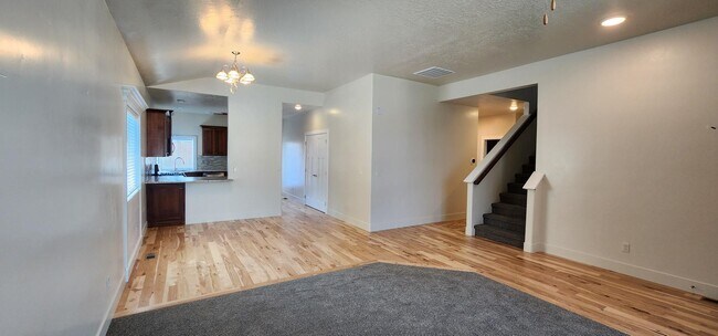 Building Photo - 2509 E Hidden Crk St