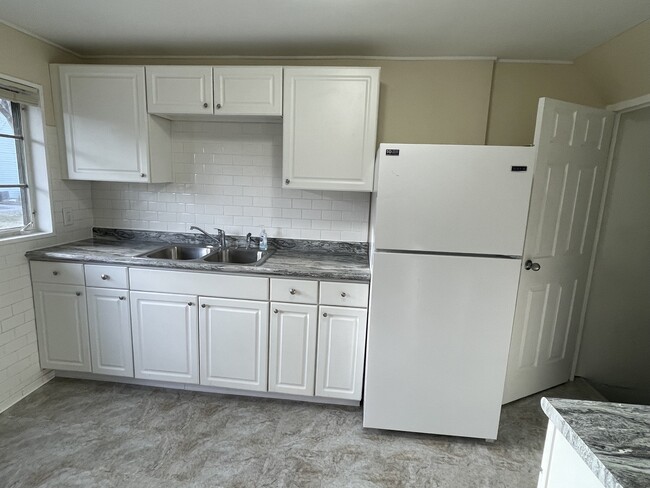 Building Photo - 47 Indianwood Blvd
