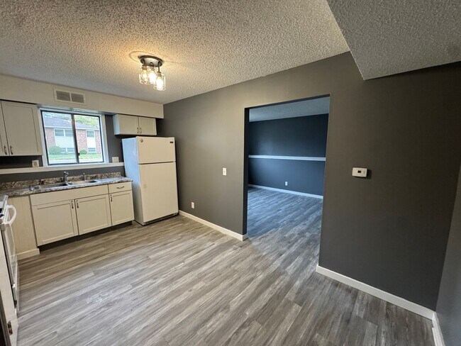 Foto del edificio - 317 N Bridge Ln