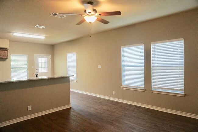 Building Photo - 212 Pecan Hollow St