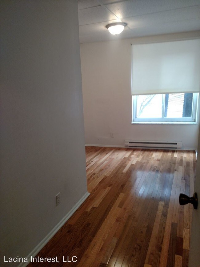 Building Photo - 272 W McMicken Ave
