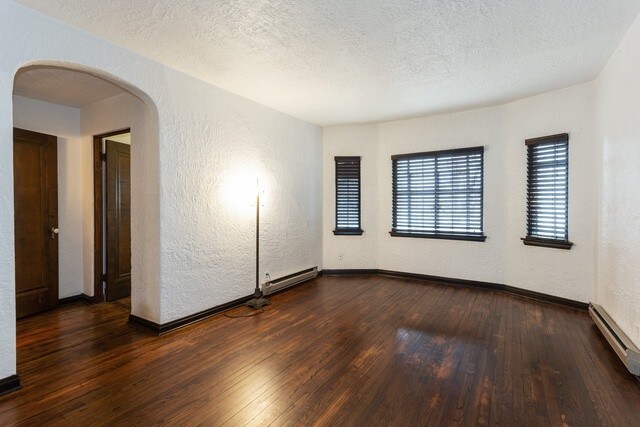 Foto del edificio - 410 N Raynor Ave