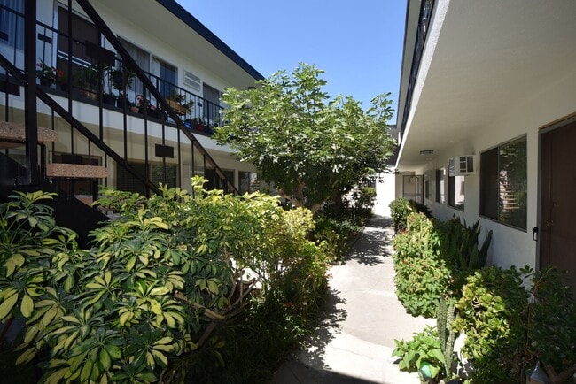 Building Photo - 849 N McCadden Pl