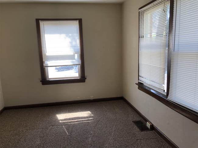 Foto del edificio - 1701 E Lewis St