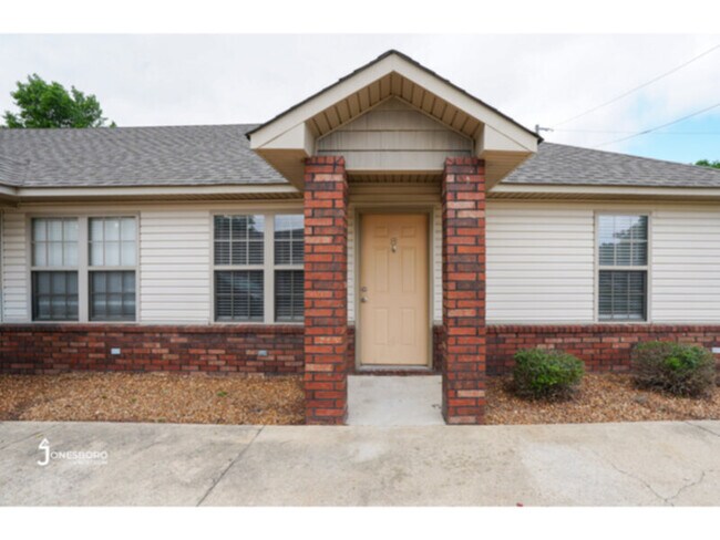 Foto del edificio - The Woodlands: 2BR 1 BA