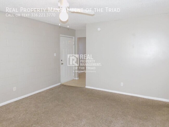 Building Photo - 2BD/1BA Apartment in Convenient Location w...
