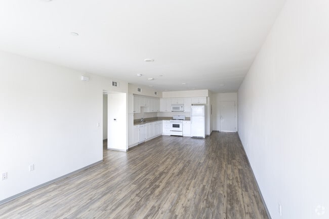 Corridor - CHASE APARTMENTS