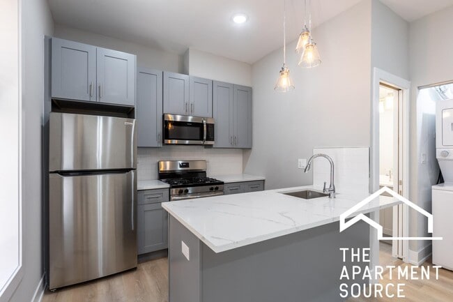 Photo - 438 West Belden Avenue #20 Apartment