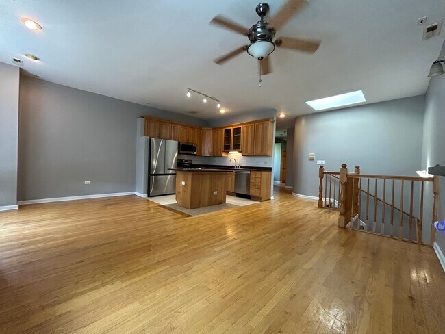Foto del edificio - 3213 W Fulton Blvd