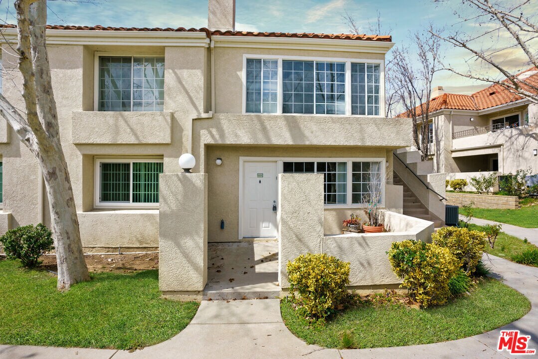 Foto principal - 4240 Lost Hills Rd