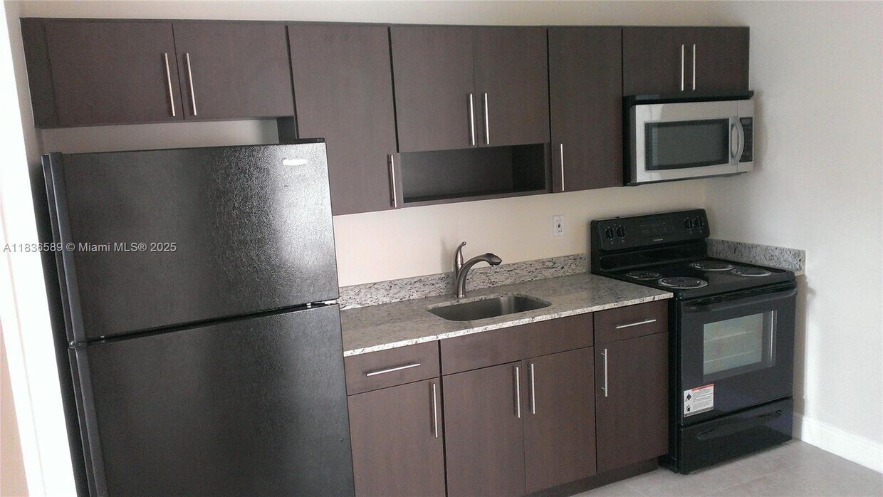 Foto principal - 685 NE 85th St